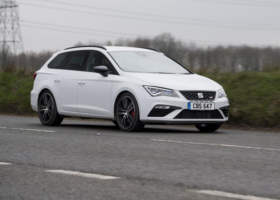  Seat Leon ST Cupra 300 2017 года  (UK) (фото 36 из 40)